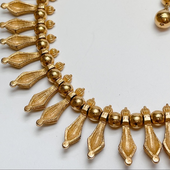 Vintage Crown Trifari Goldtone Collar Necklace - Picture 3 of 5